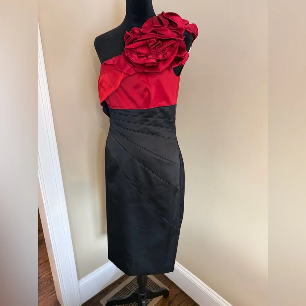 Karen Millen One Shoulder Red and Black Rosette Dress - Picture 2 of 7